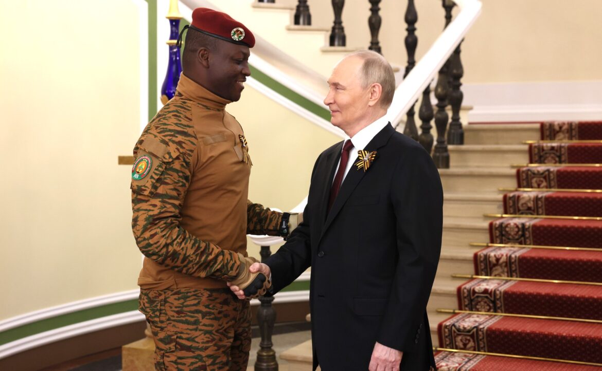 Ibrahim Traoré : Un Nouveau Souffle Panafricain et Anti-Impérialiste pour le Burkina Faso